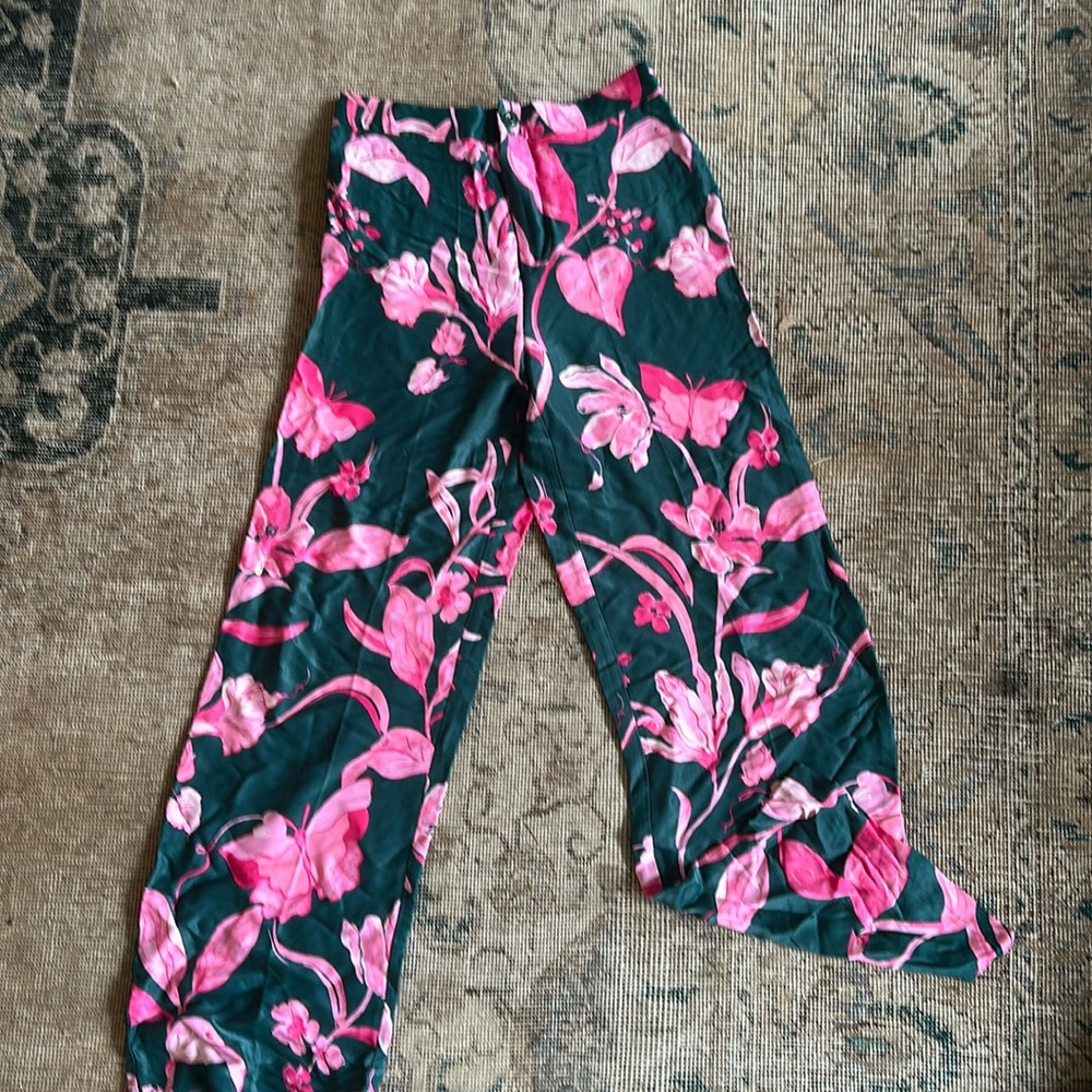 Flowy floral satin pants